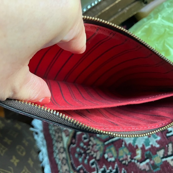 Excellent Condition! ’🔥Authentic LV Pouch (GM) - Picture 3 of 7